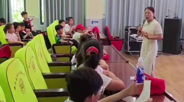 周口報(bào)業(yè)鹿邑小記者參加青少年品格必修課